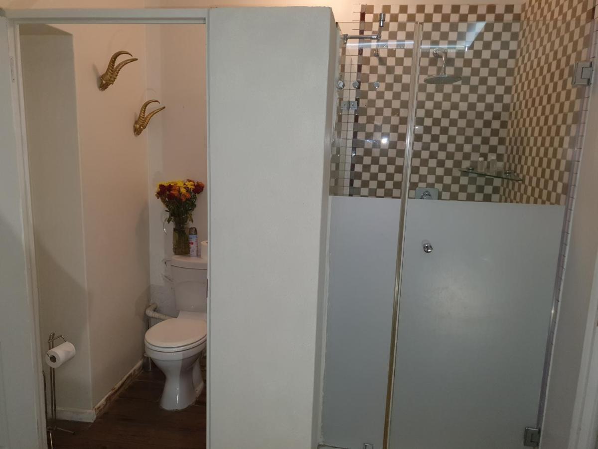 Bedrock Strand Family 4 Sleeper With Private Bathroom Cidade Do Cabo Exterior foto